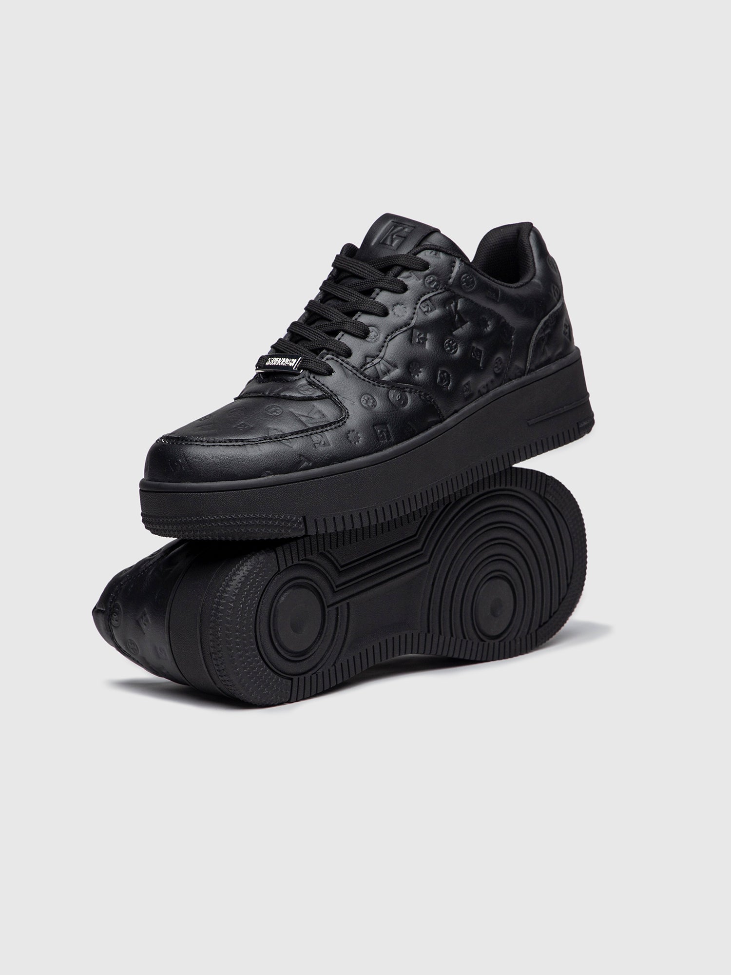 Black Mania Sneakers